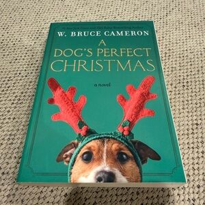 A Dog's Perfect Christmas Book